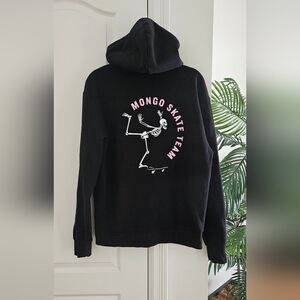 Chomp pullover black hoodie